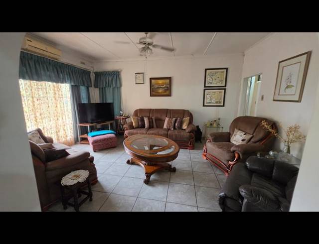 4 BEDROOM HOUSE FOR SALE IN MOUNT VERNON